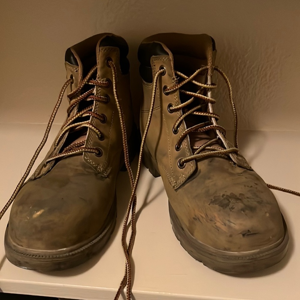 Brahma steel toe boots. Tan. Work boots